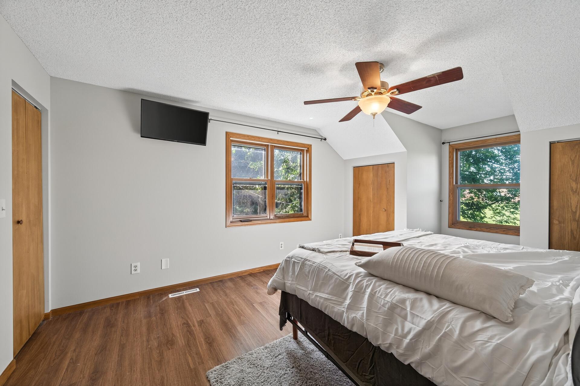 Roseville, Minnesota 55113, United States, 3 Bedrooms Bedrooms, ,2 BathroomsBathrooms,Residential,Active,224776