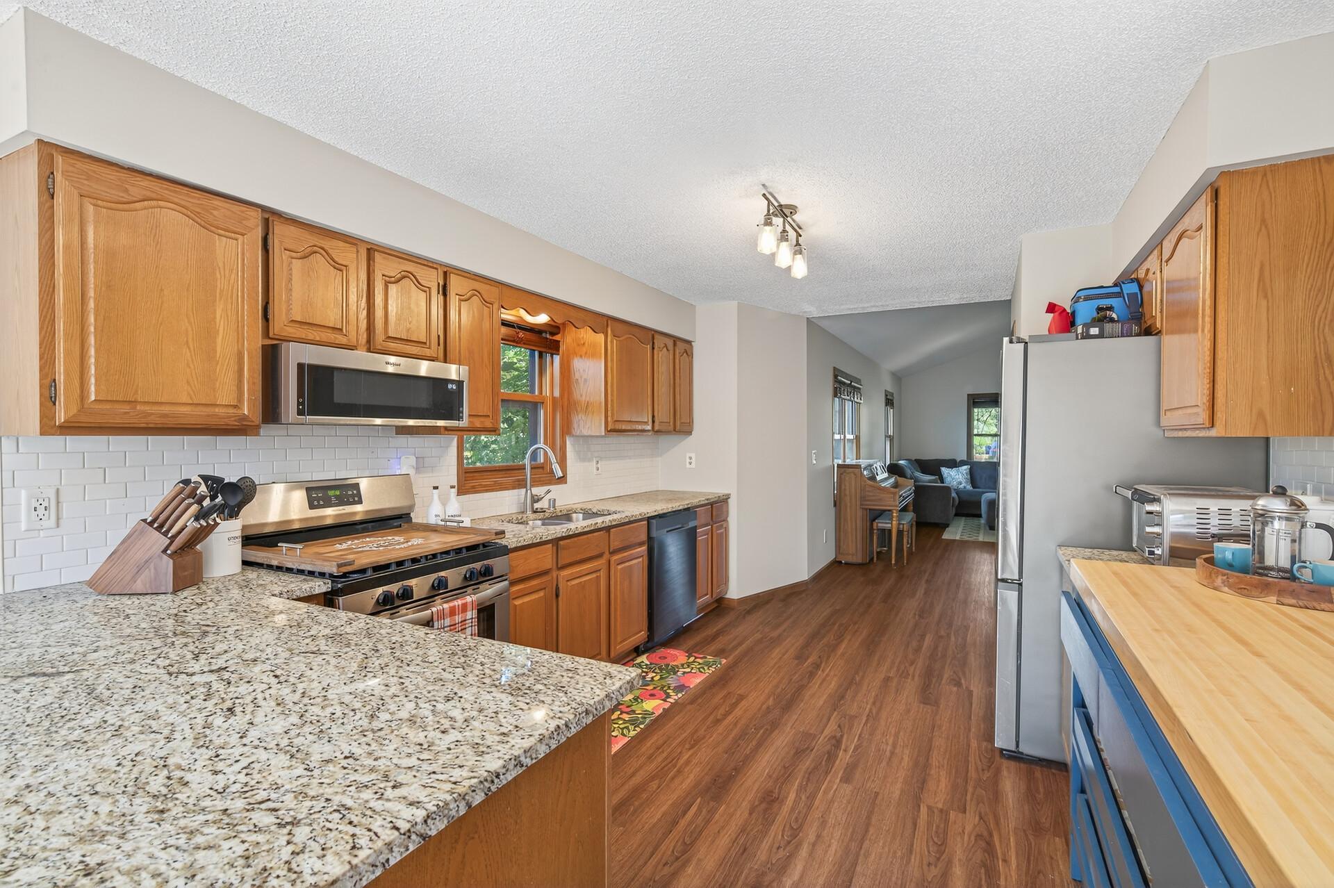 Roseville, Minnesota 55113, United States, 3 Bedrooms Bedrooms, ,2 BathroomsBathrooms,Residential,Active,224776