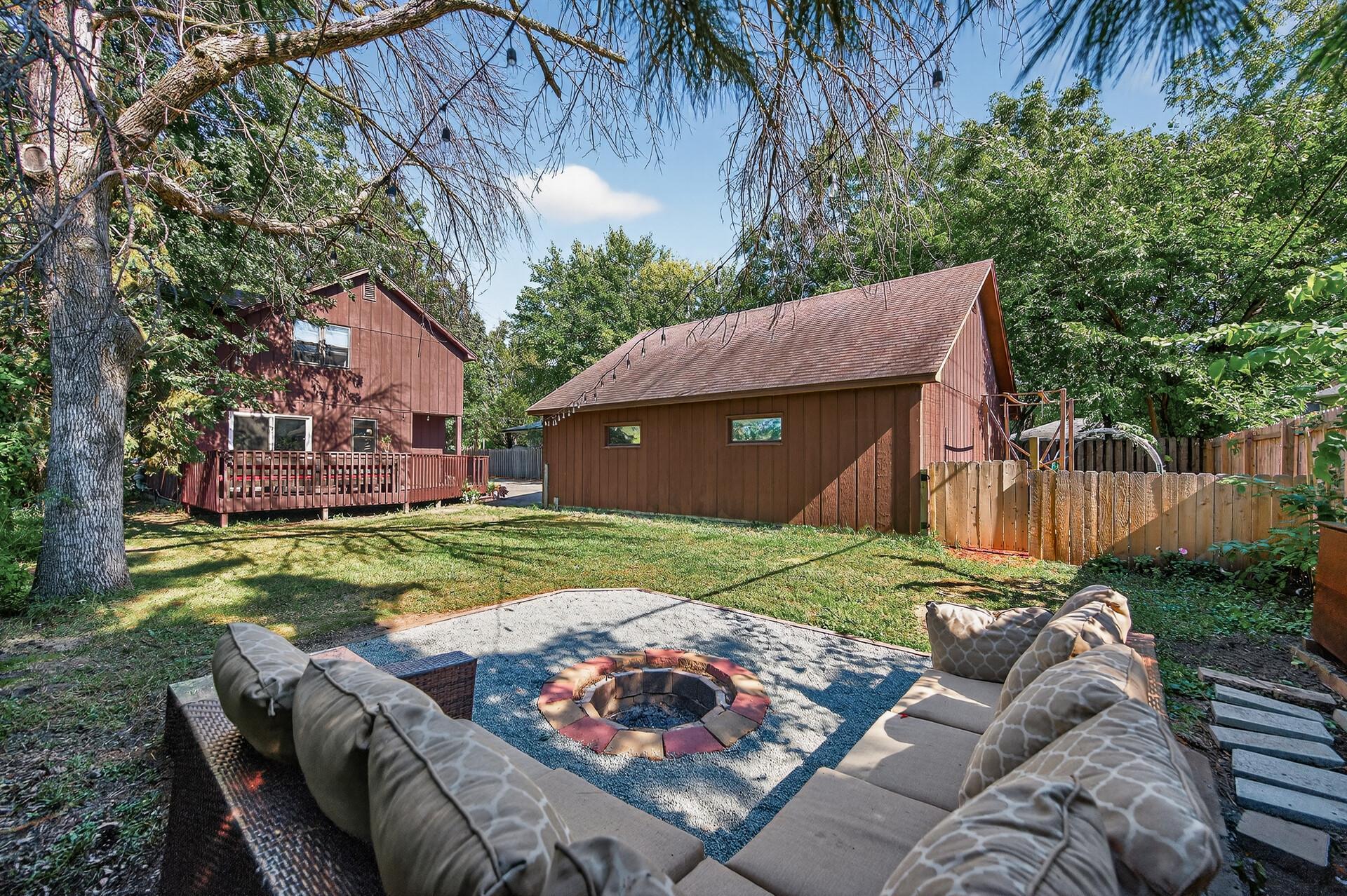 Roseville, Minnesota 55113, United States, 3 Bedrooms Bedrooms, ,2 BathroomsBathrooms,Residential,Active,224776