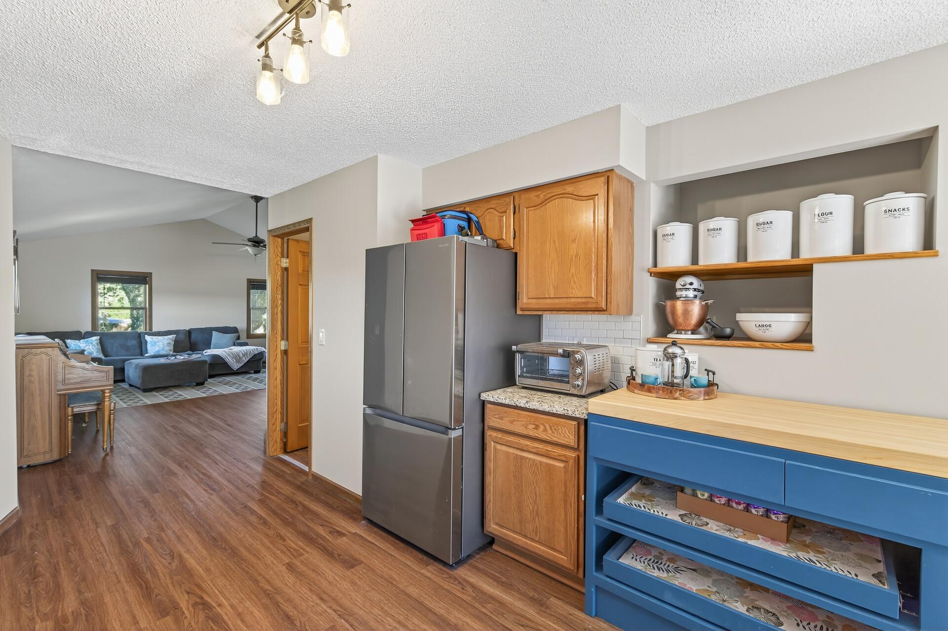 Roseville, Minnesota 55113, United States, 3 Bedrooms Bedrooms, ,2 BathroomsBathrooms,Residential,Active,224776