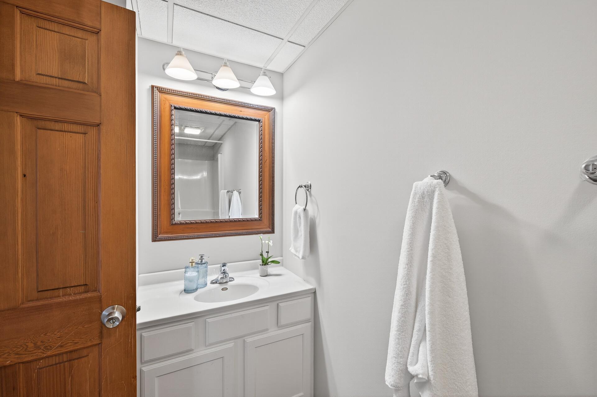 Roseville, Minnesota 55113, United States, 3 Bedrooms Bedrooms, ,2 BathroomsBathrooms,Residential,Active,224776