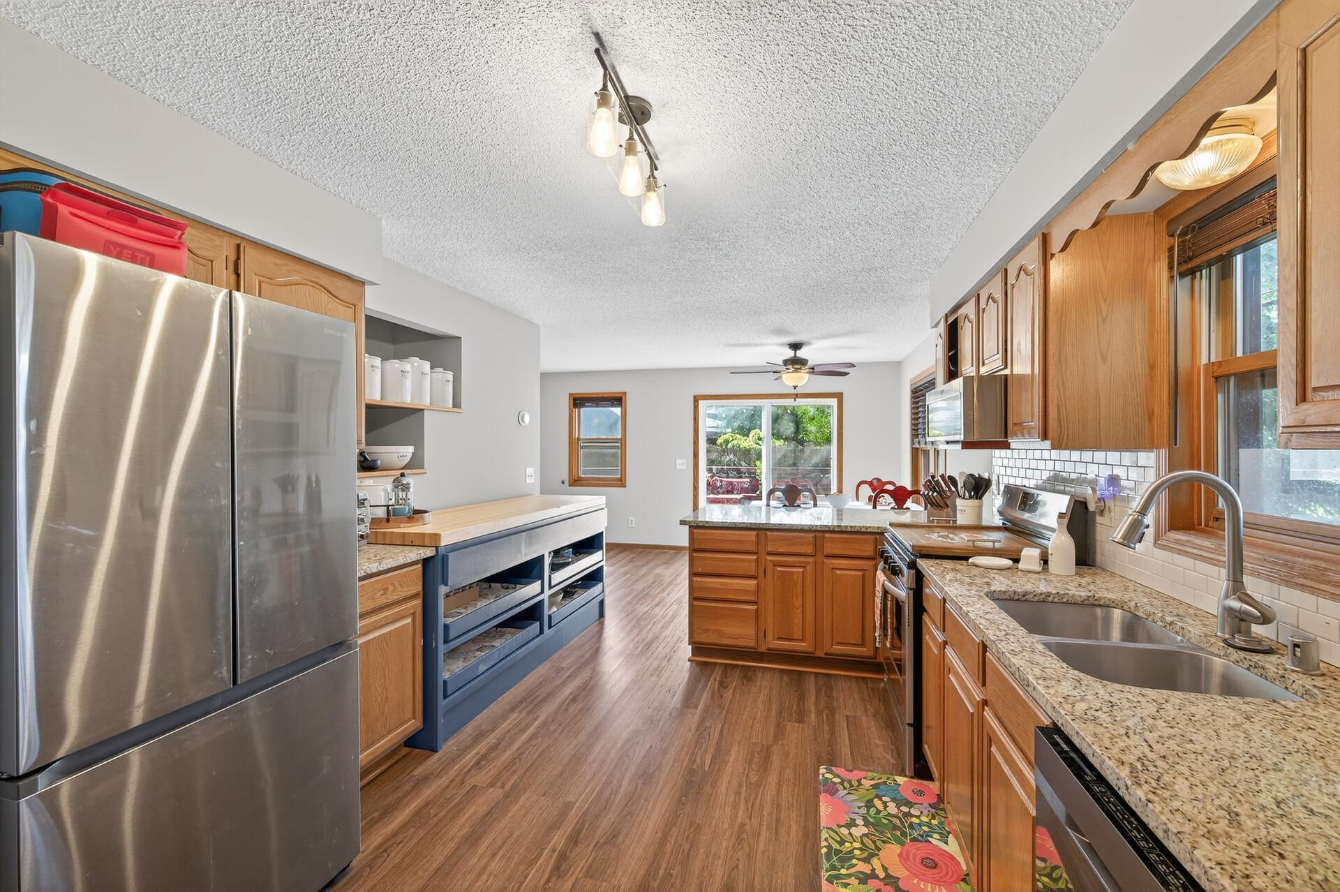 Roseville, Minnesota 55113, United States, 3 Bedrooms Bedrooms, ,2 BathroomsBathrooms,Residential,Active,224776