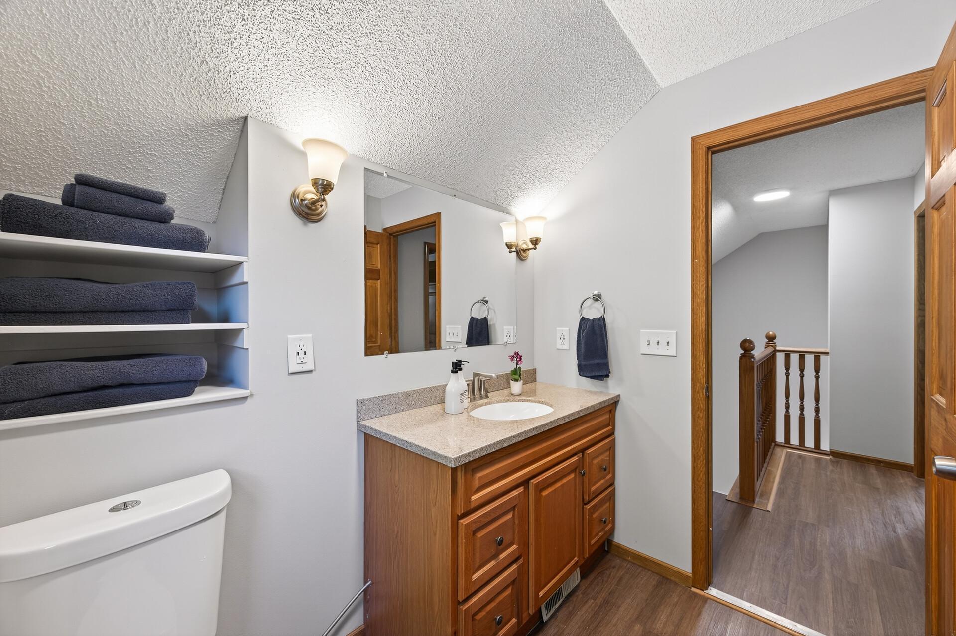 Roseville, Minnesota 55113, United States, 3 Bedrooms Bedrooms, ,2 BathroomsBathrooms,Residential,Active,224776