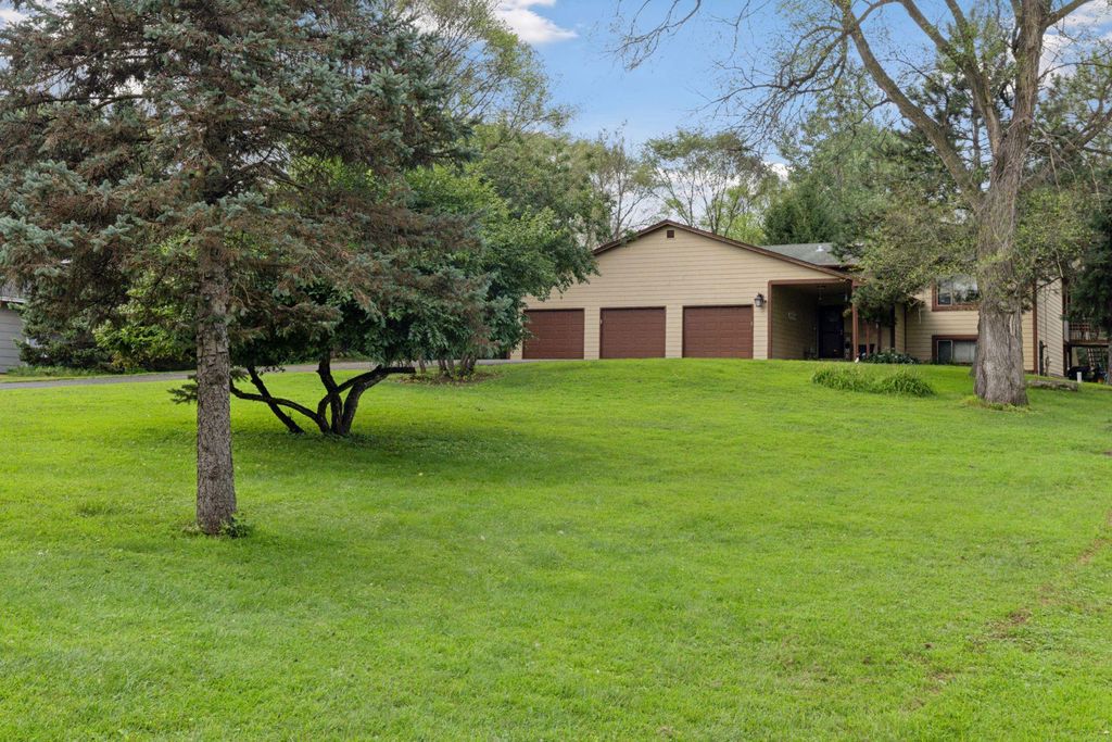 Photo of 9217 W River Road, Brooklyn Park, MN 55444 (MLS # 7019159)