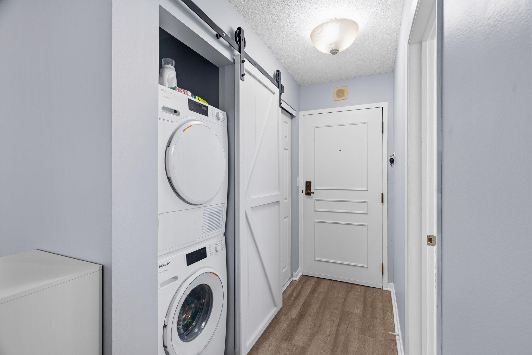 3131 Excelsior Boulevard 211