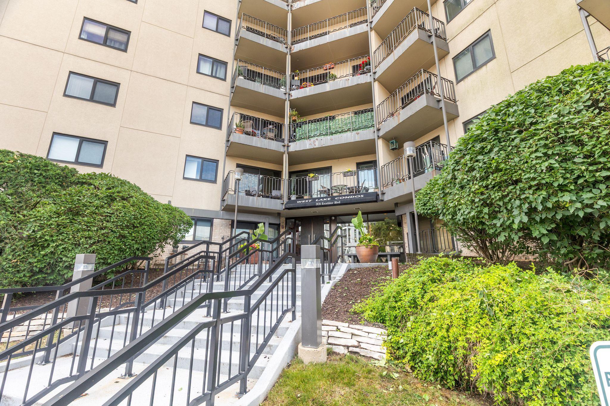 3131 Excelsior Boulevard 211