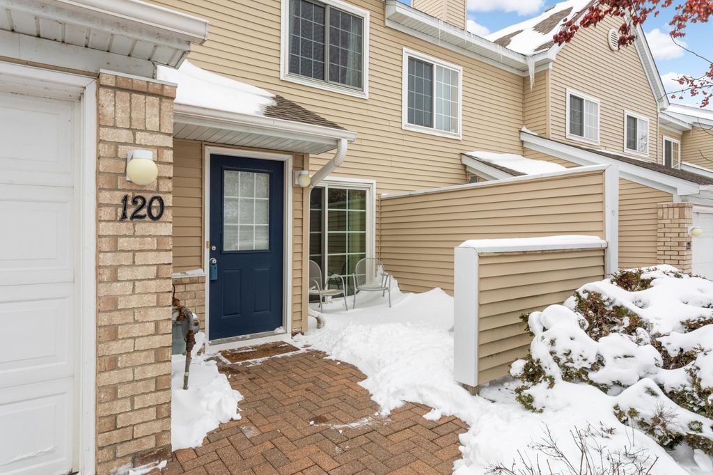 Photo of 2210 Ranchview Lane N #120, Plymouth, MN 55447 (MLS # 7035695)