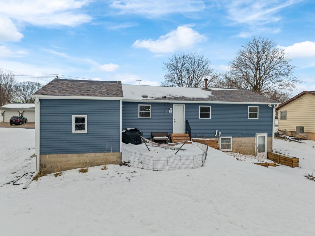 Photo of 115 3rd Street SE, Plainview, MN 55964 (MLS # 7001959)