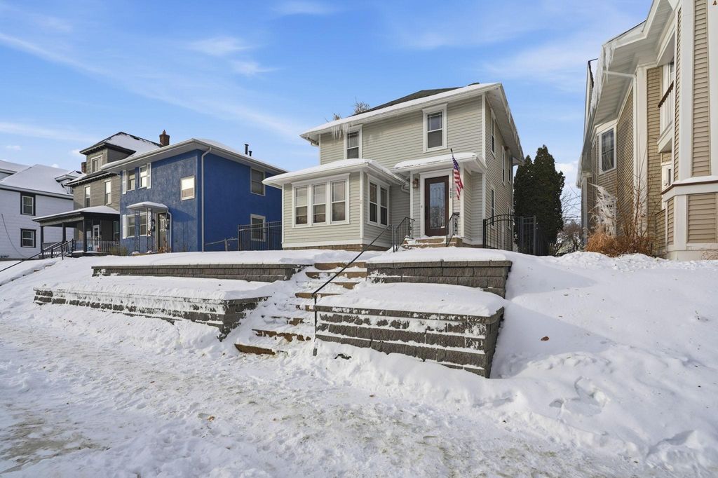 Photo of 2620 Aldrich Avenue S, Minneapolis, MN 55408 (MLS # 7001141)