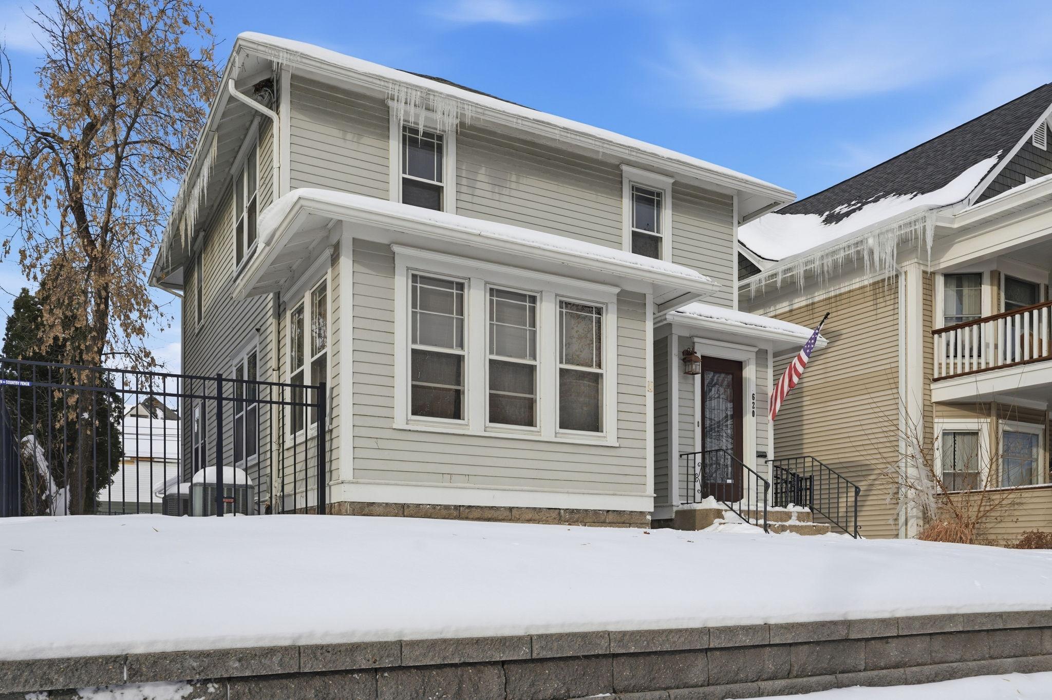 2620 Aldrich Avenue S