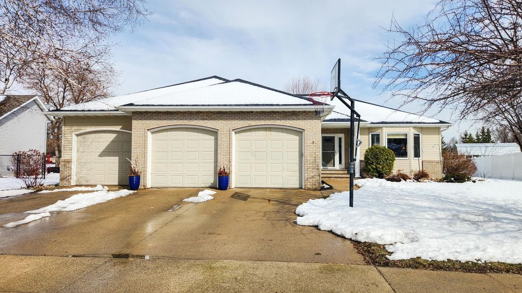 Photo of 4041 S Rivershore Drive, Moorhead, MN 56560 (MLS # 7052151)