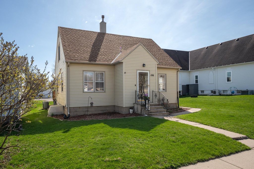 Photo of 106 N 4th Street, Goodhue, MN 55027 (MLS # 7046121)