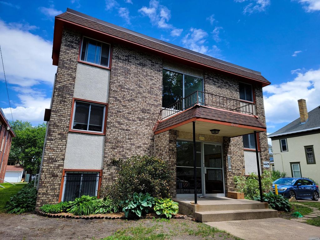 Photo of 2637 S Pleasant Avenue S #14, Minneapolis, MN 55408 (MLS # 7032793)