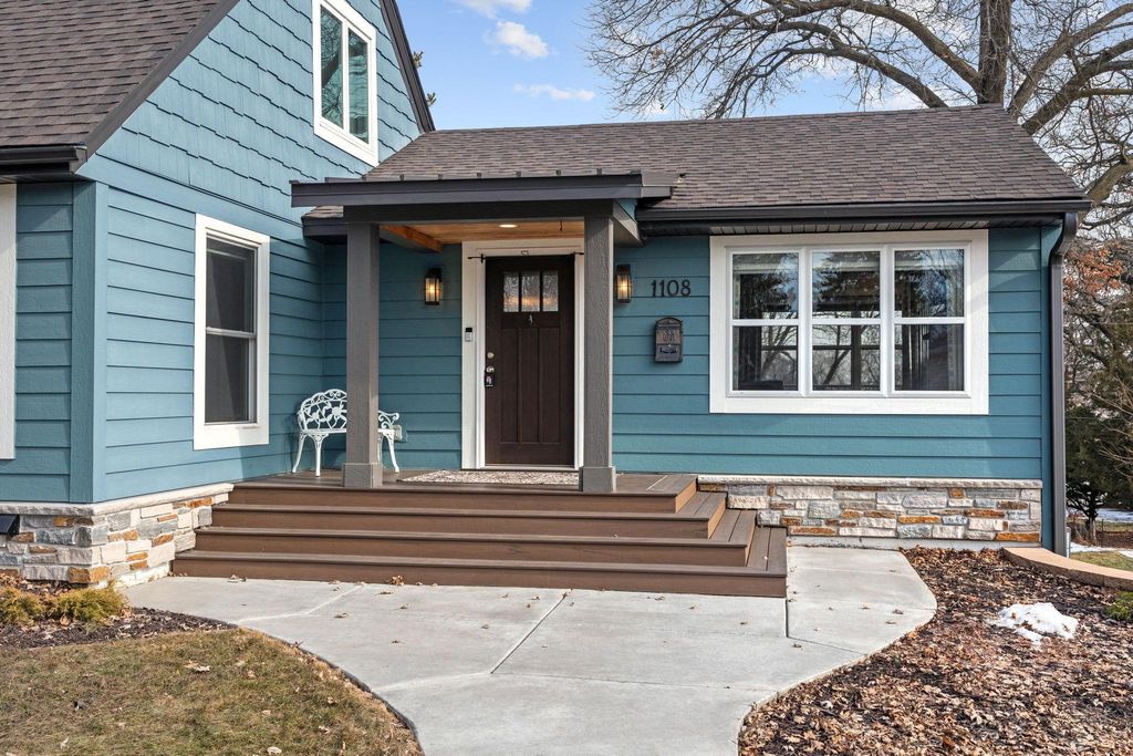 Photo of 1108 Quebec Avenue N, Golden Valley, MN 55427 (MLS # 7031279)