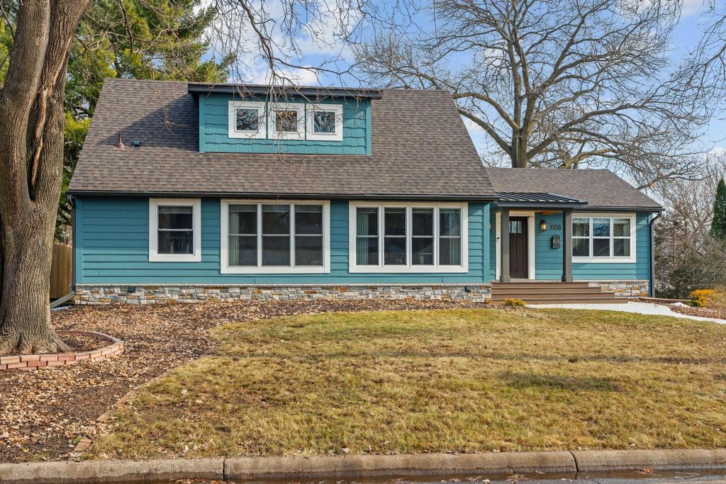 Photo of 1108 Quebec Avenue N, Golden Valley, MN 55427 (MLS # 7031279)