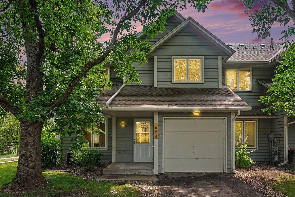 Photo of 1504 Millpond Court, Chaska, MN 55318 (MLS # 7103214)