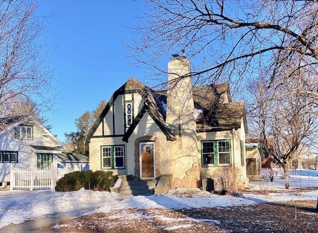 Photo of 445 Franklin Street SW, Hutchinson, MN 55350 (MLS # 7016612)