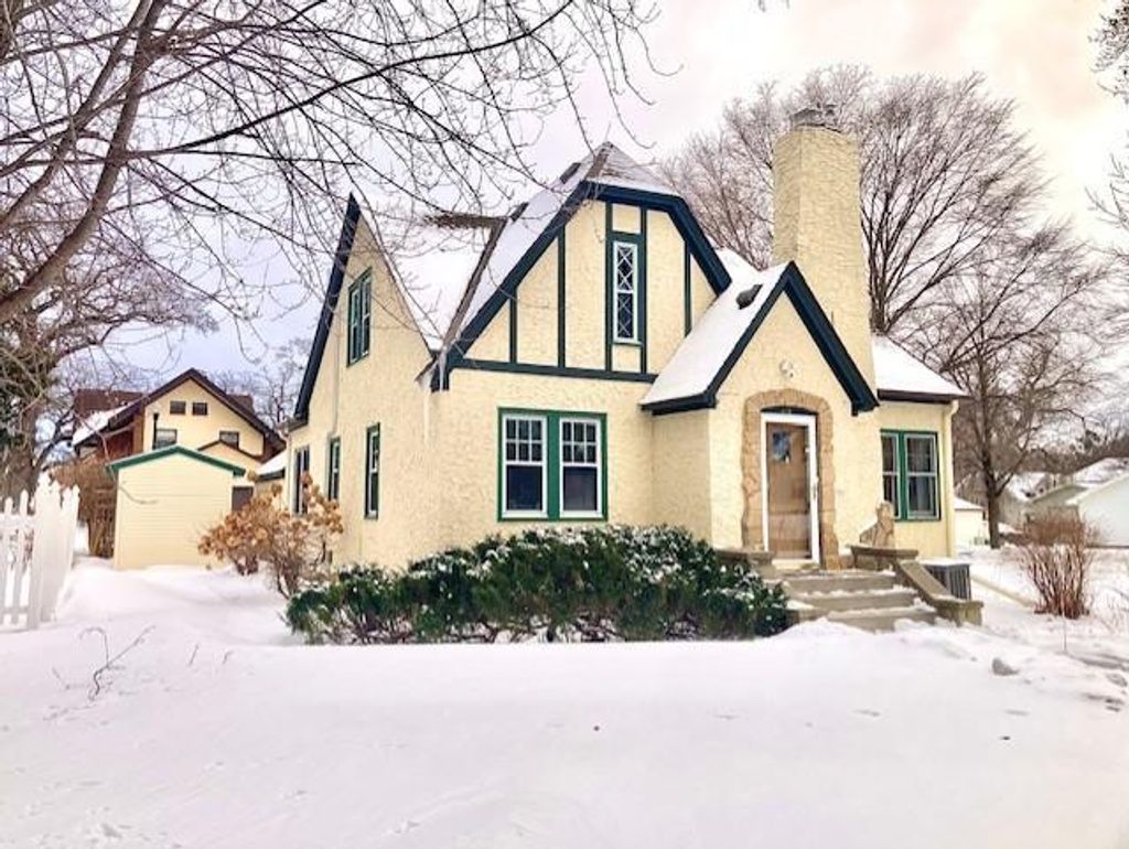 Photo of 445 Franklin Street SW, Hutchinson, MN 55350 (MLS # 7016612)