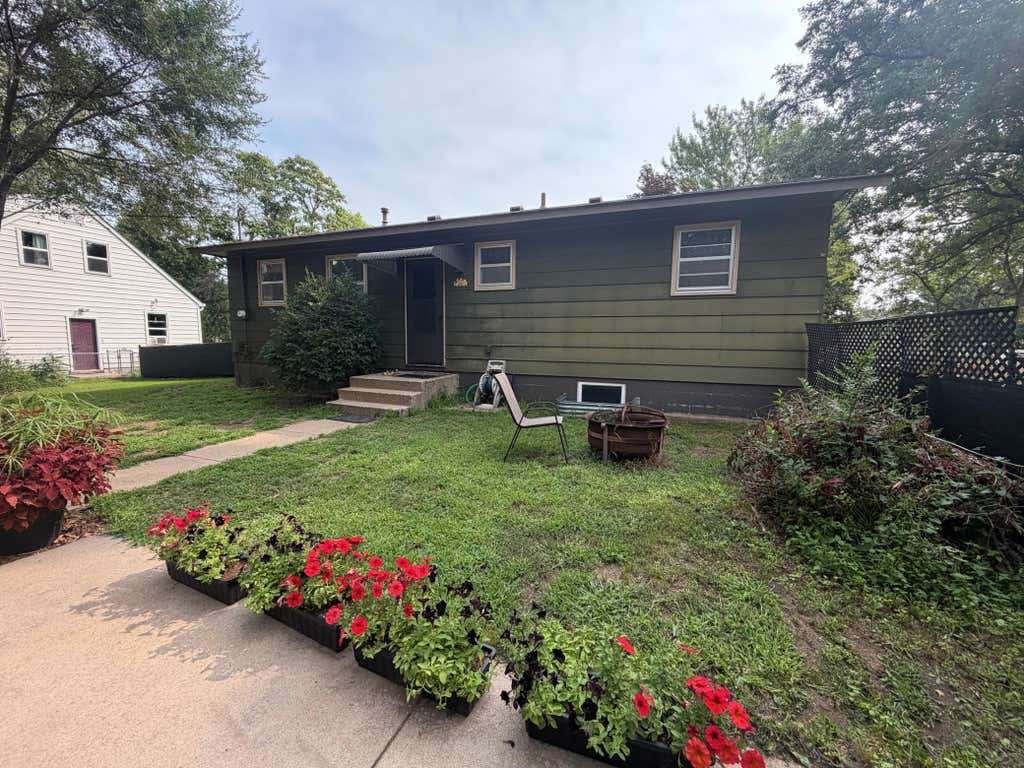 Photo of 1321 2nd Avenue S, Sauk Rapids, MN 56379 (MLS # 7127225)