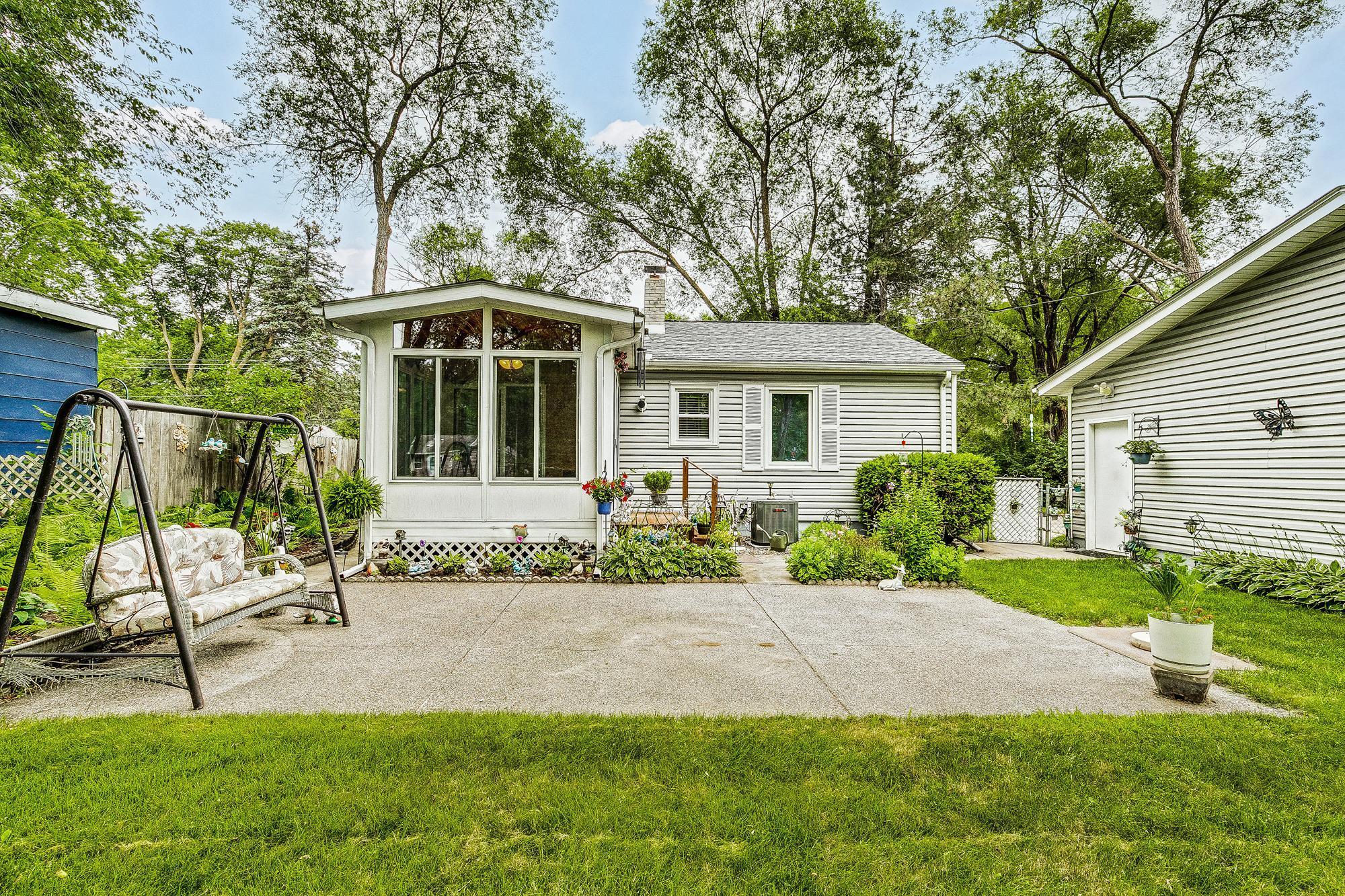 536 County Road J W