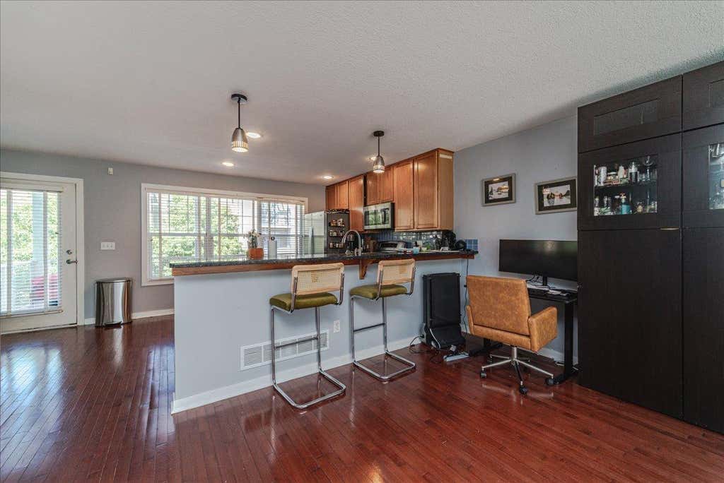 Photo of 1440 Marshall St ST NE, Minneapolis, MN 55413 (MLS # 7103964)