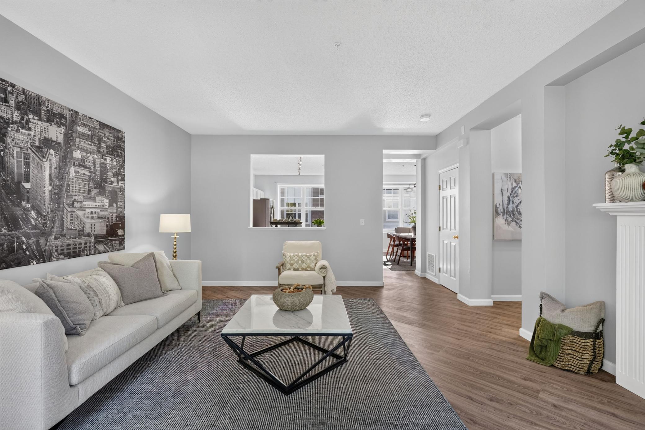 1667 Village Trail E 5