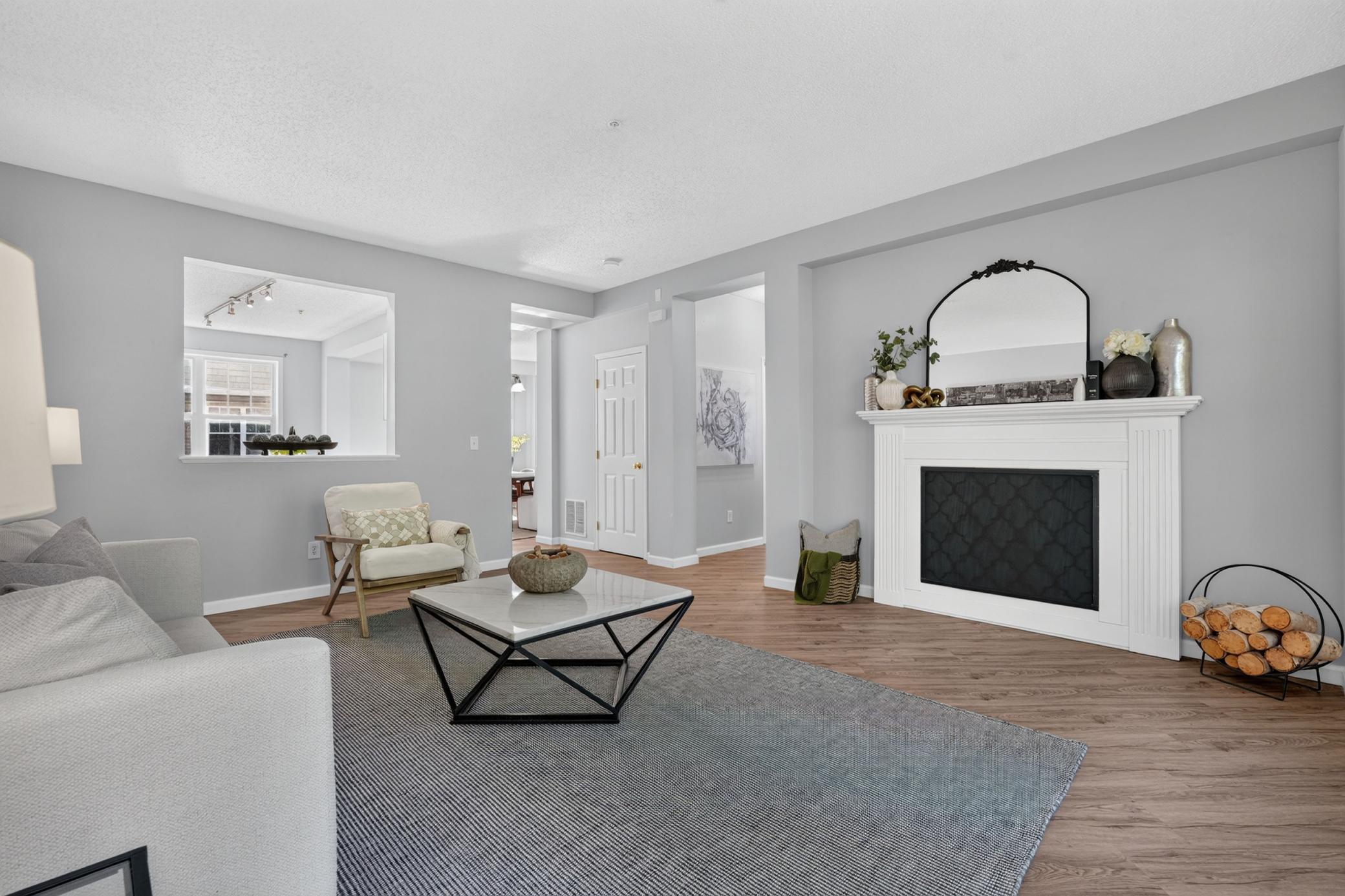 1667 Village Trail E 5