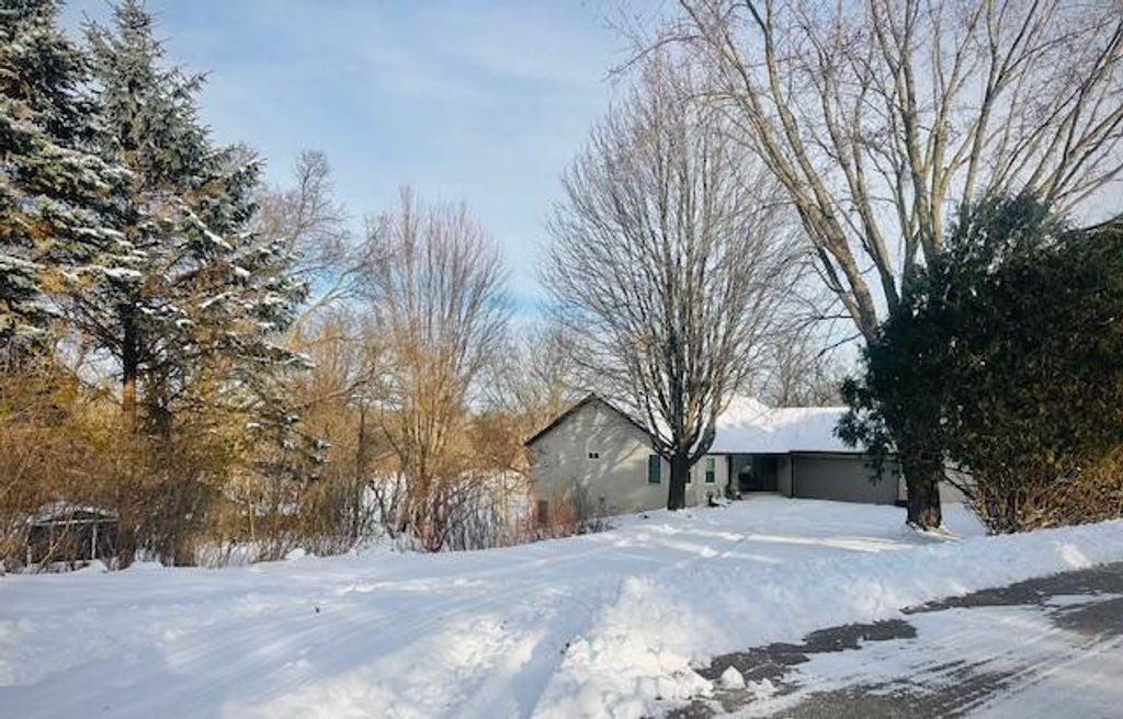 Photo of 20 Amy Ln, Mantorville, MN 55955 (MLS # 6825843)
