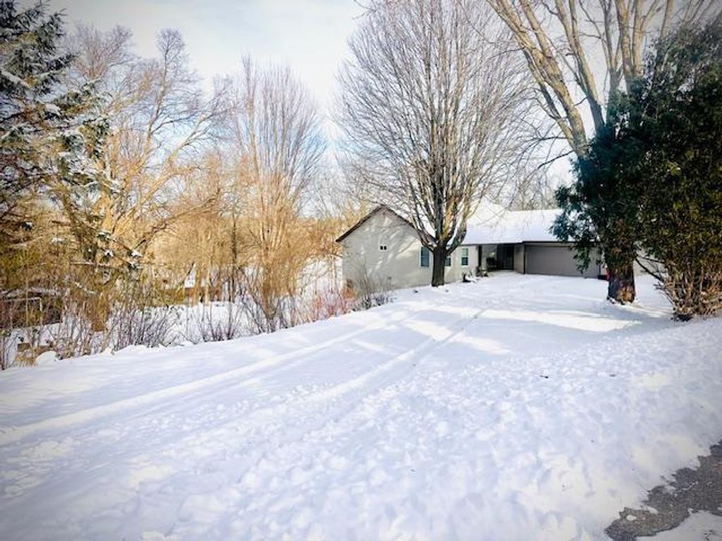 Photo of 20 Amy Ln, Mantorville, MN 55955 (MLS # 6825843)