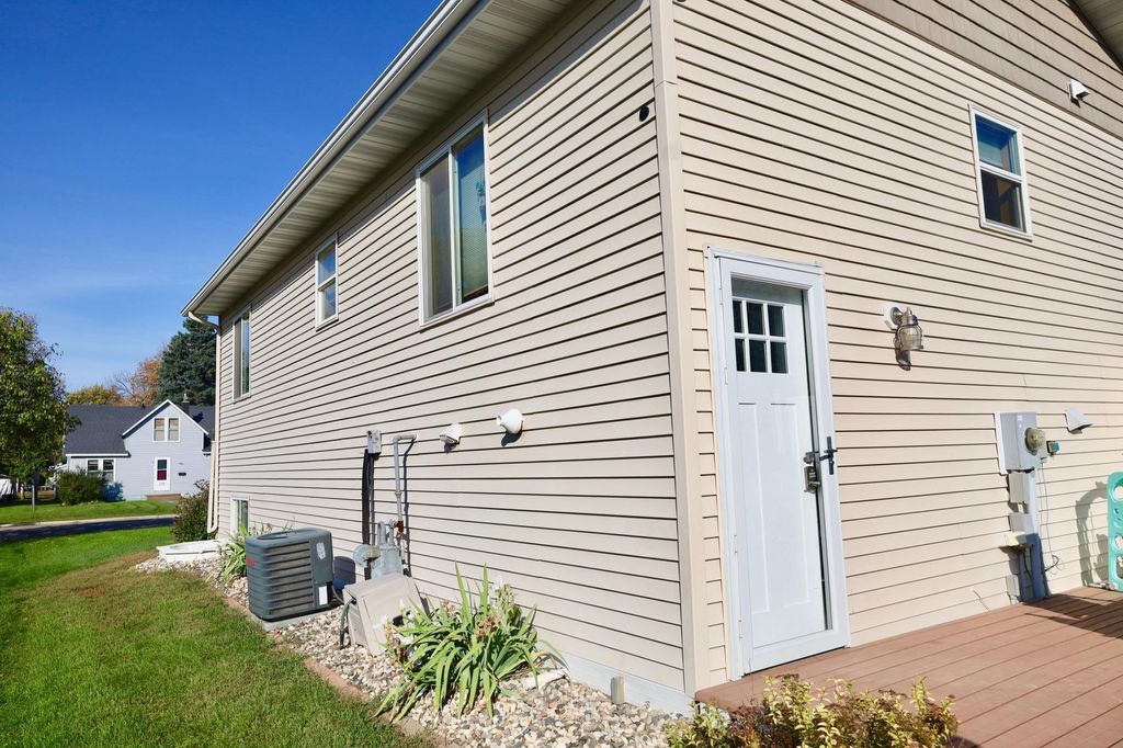 Photo of 130 12th Street N, Breckenridge, MN 56520 (MLS # 6825775)