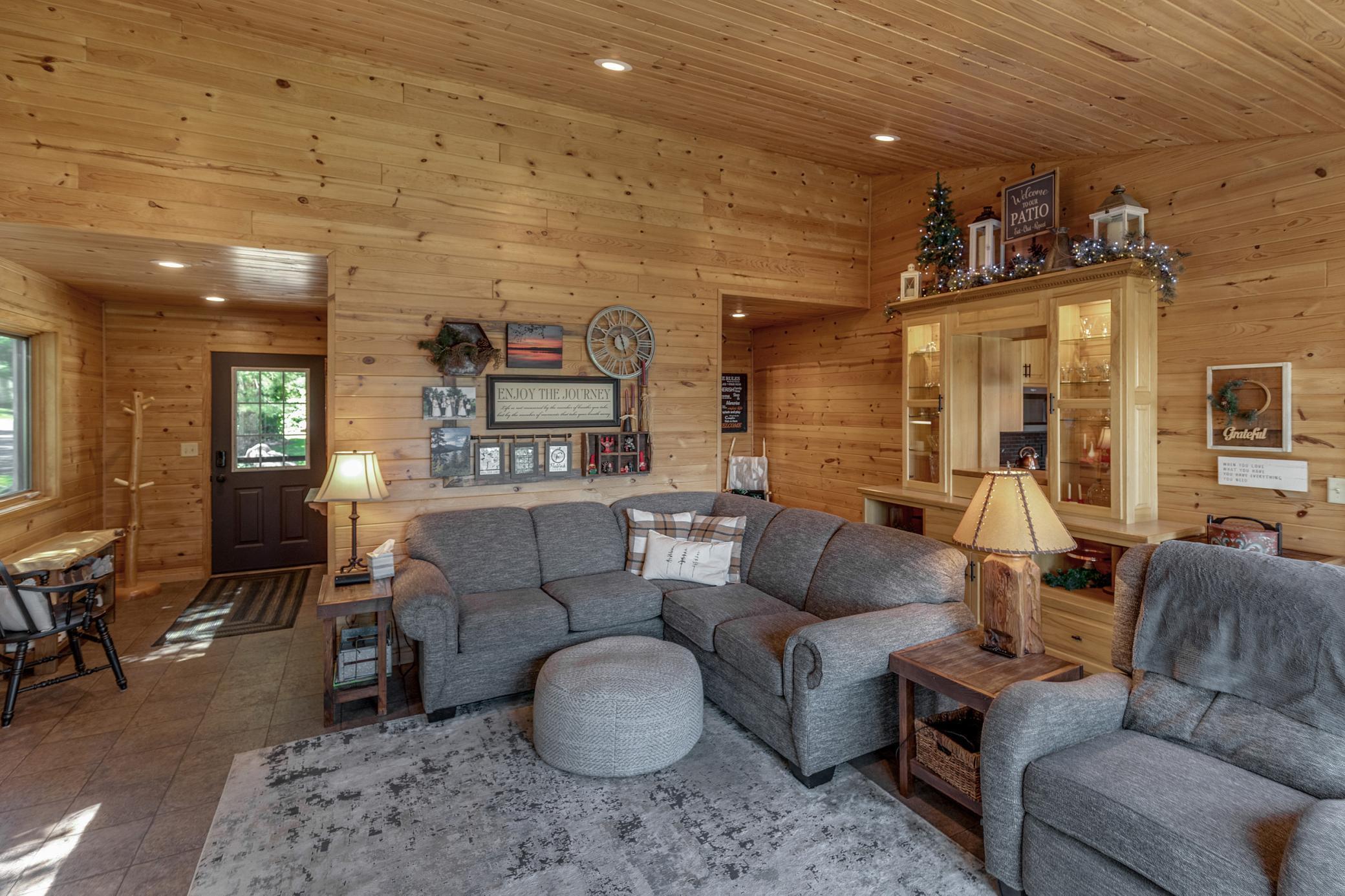 20799 Floral Lane