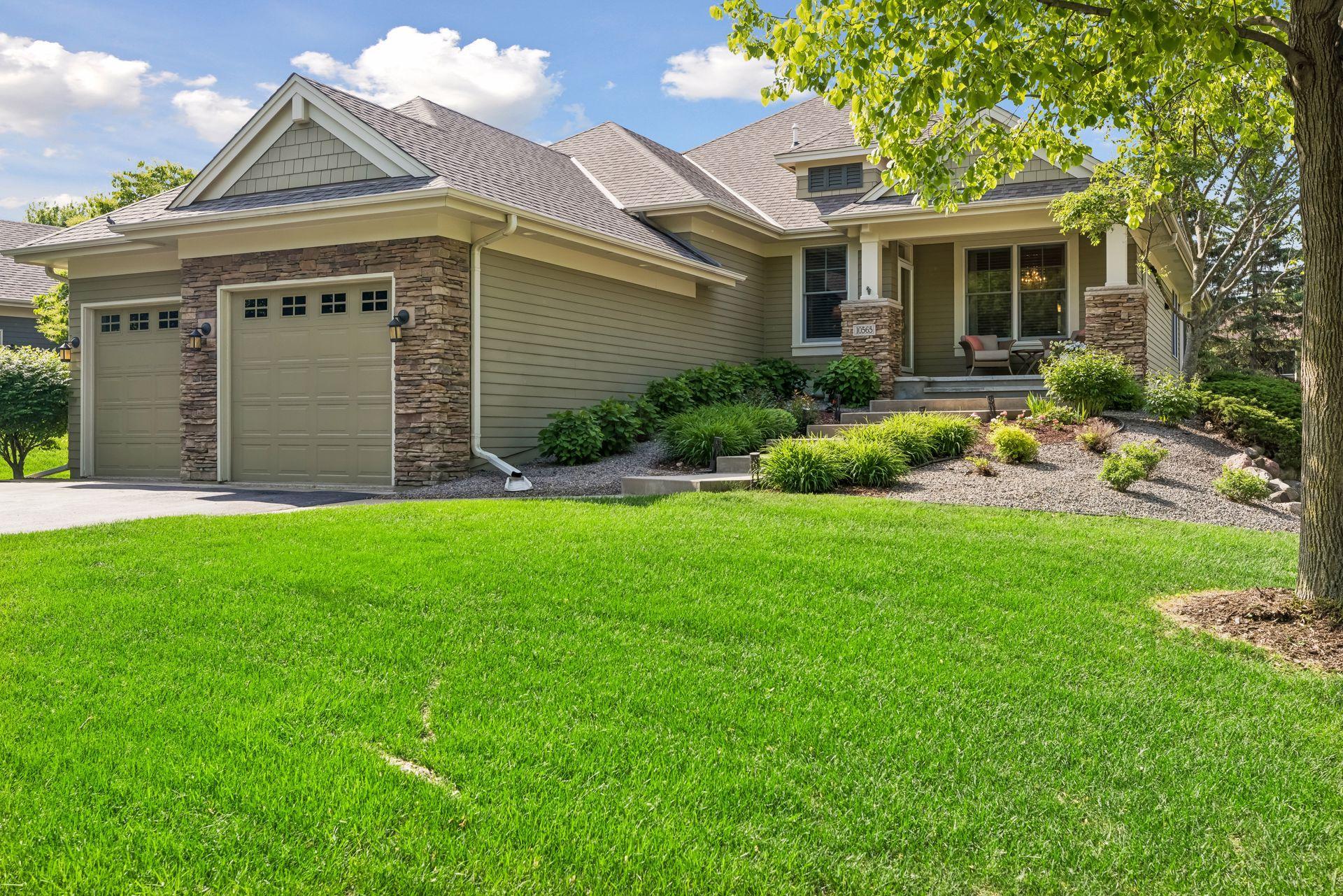 10565 Water Lily Lane