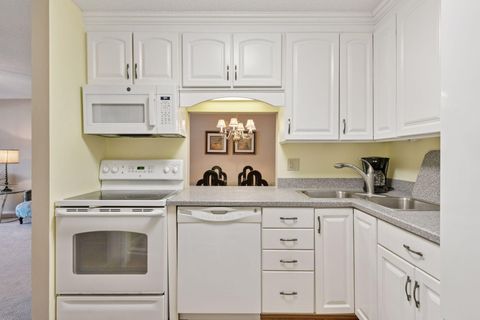 7520 Cahill Road 121A Edina MN 55439