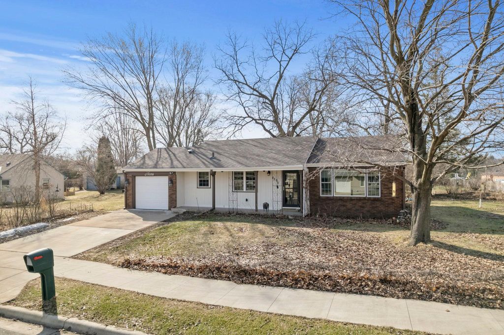 Photo of 4505 Colorado Street SE, Prior Lake, MN 55372 (MLS # 7044380)