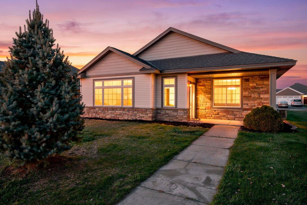 Photo of 573 Taft Loop S, Cambridge, MN 55008 (MLS # 7058152)