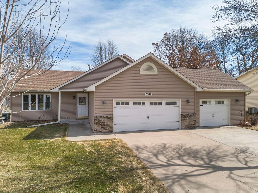 Photo of 7887 Dempsey Way, Inver Grove Heights, MN 55076 (MLS # 7034849)