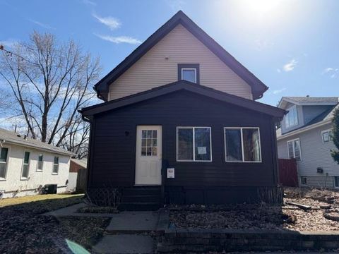844 Armstrong Avenue Saint Paul MN 55102