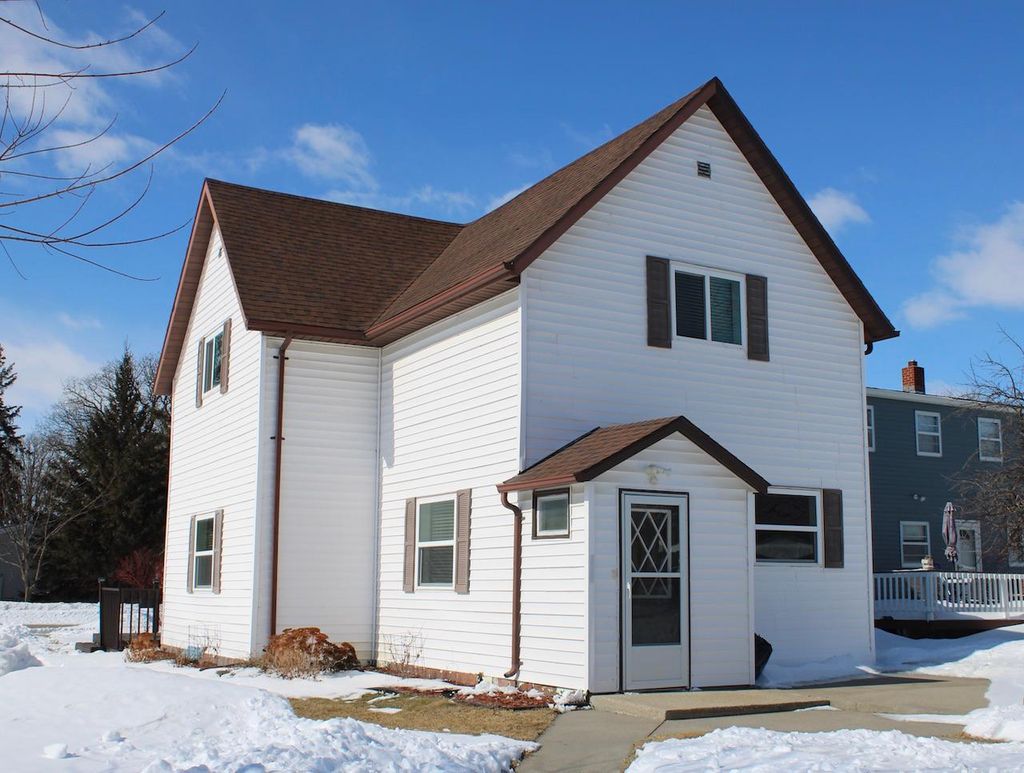 Photo of 622 Saint Paul Avenue S, Thief River Falls, MN 56701 (MLS # 7039058)