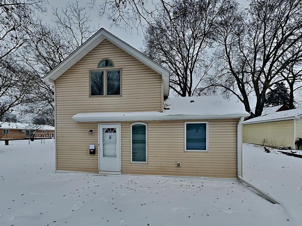 Photo of 123 4th Avenue E, Shakopee, MN 55379 (MLS # 6823289)