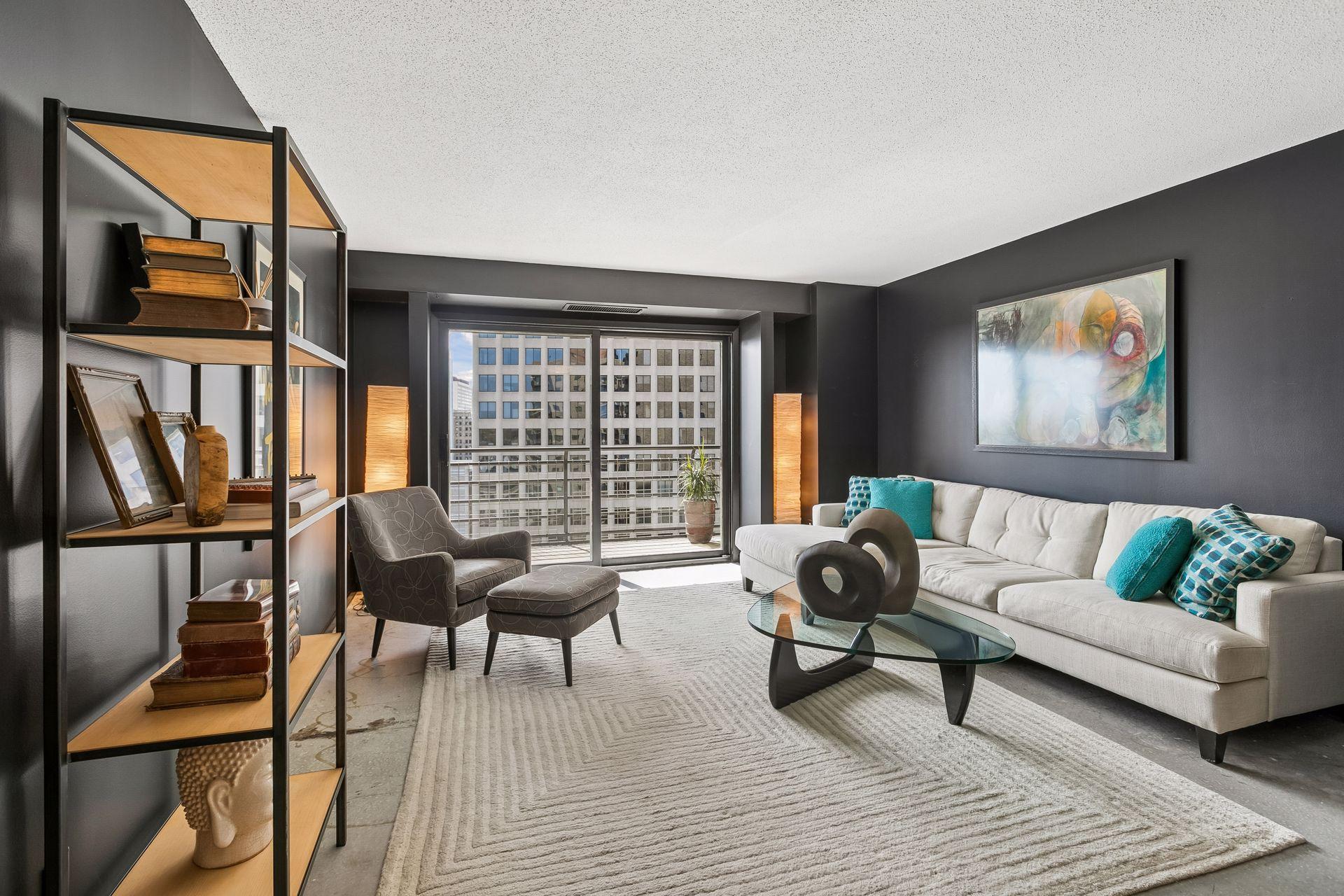 66 9th Street E 2113