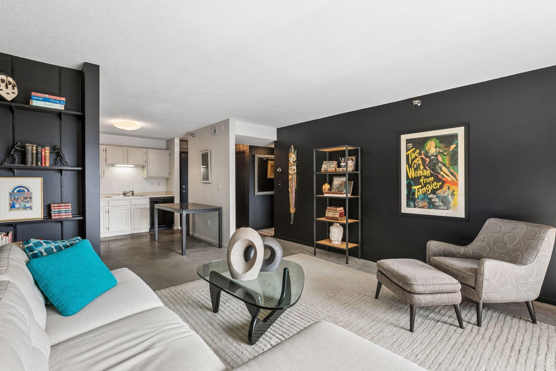 66 9th Street E 2113