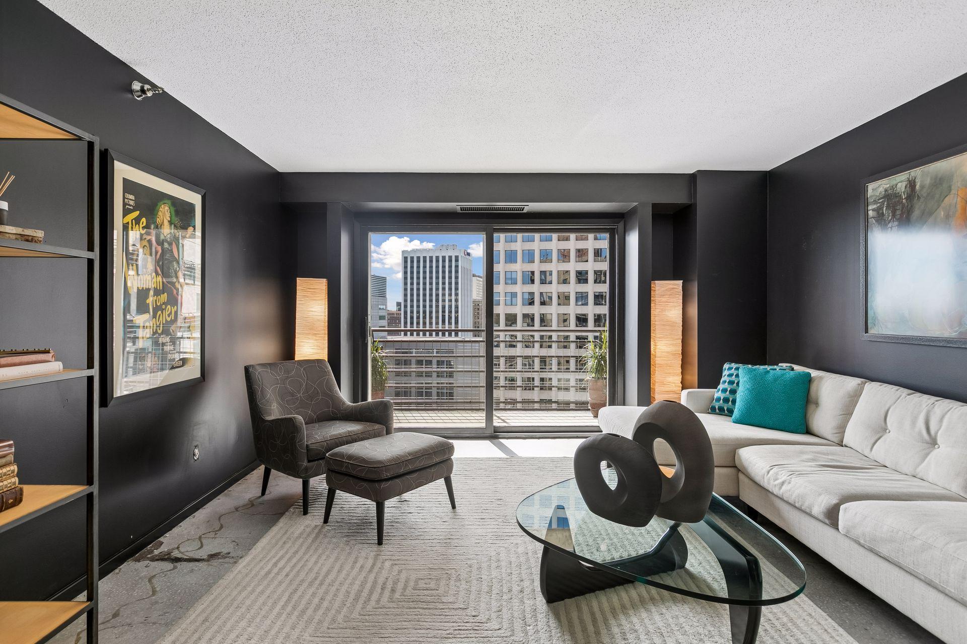 66 9th Street E 2113