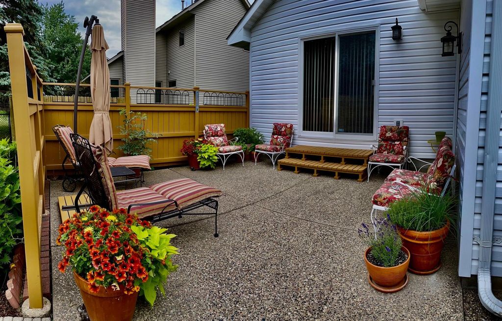 Photo of 900 Laurel Avenue, Saint Paul Park, MN 55071 (MLS # 7055518)