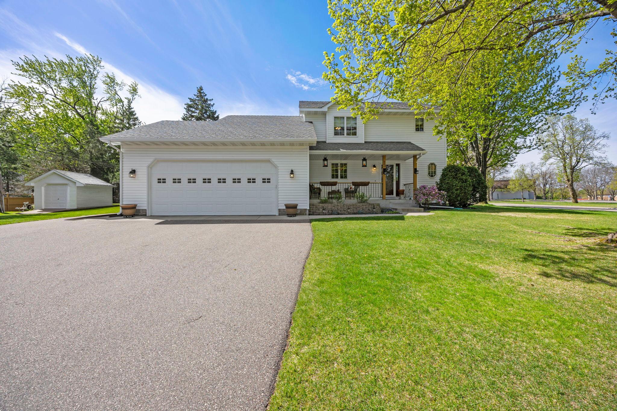 900 Laurel Avenue