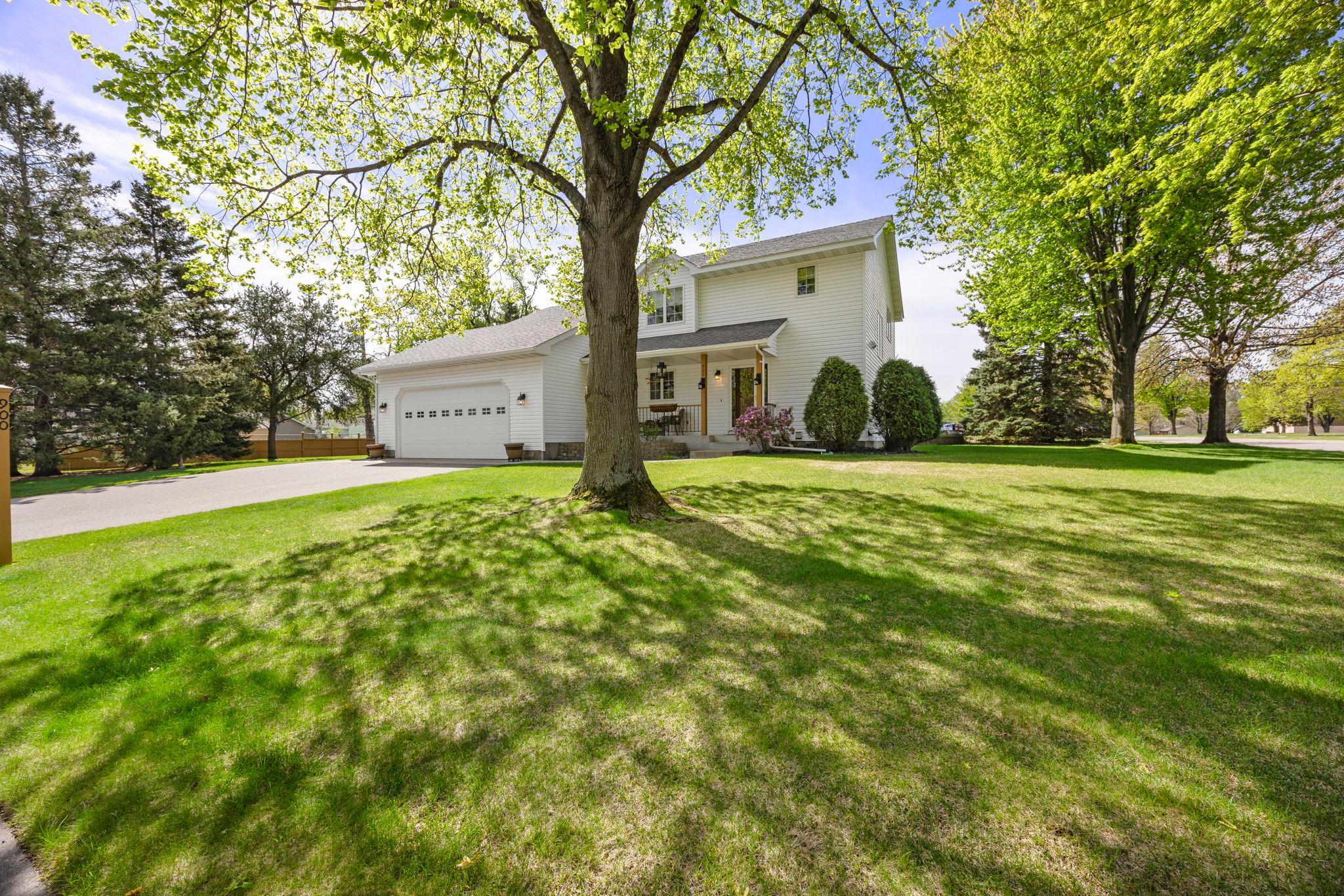 900 Laurel Avenue