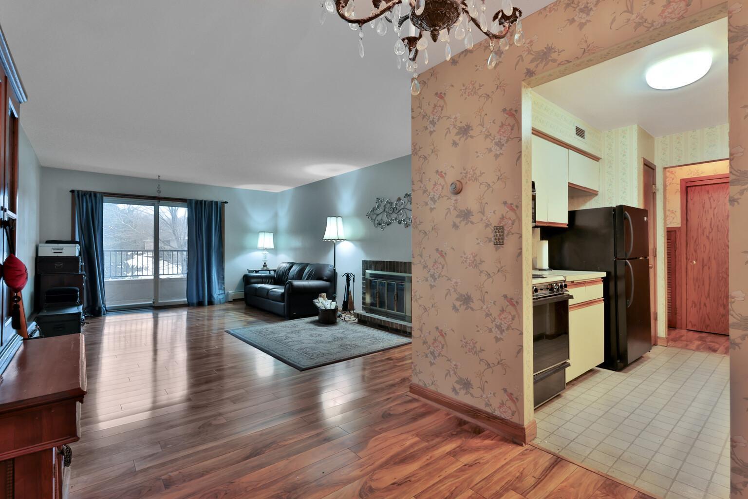 2220 Midland Grove Road 206