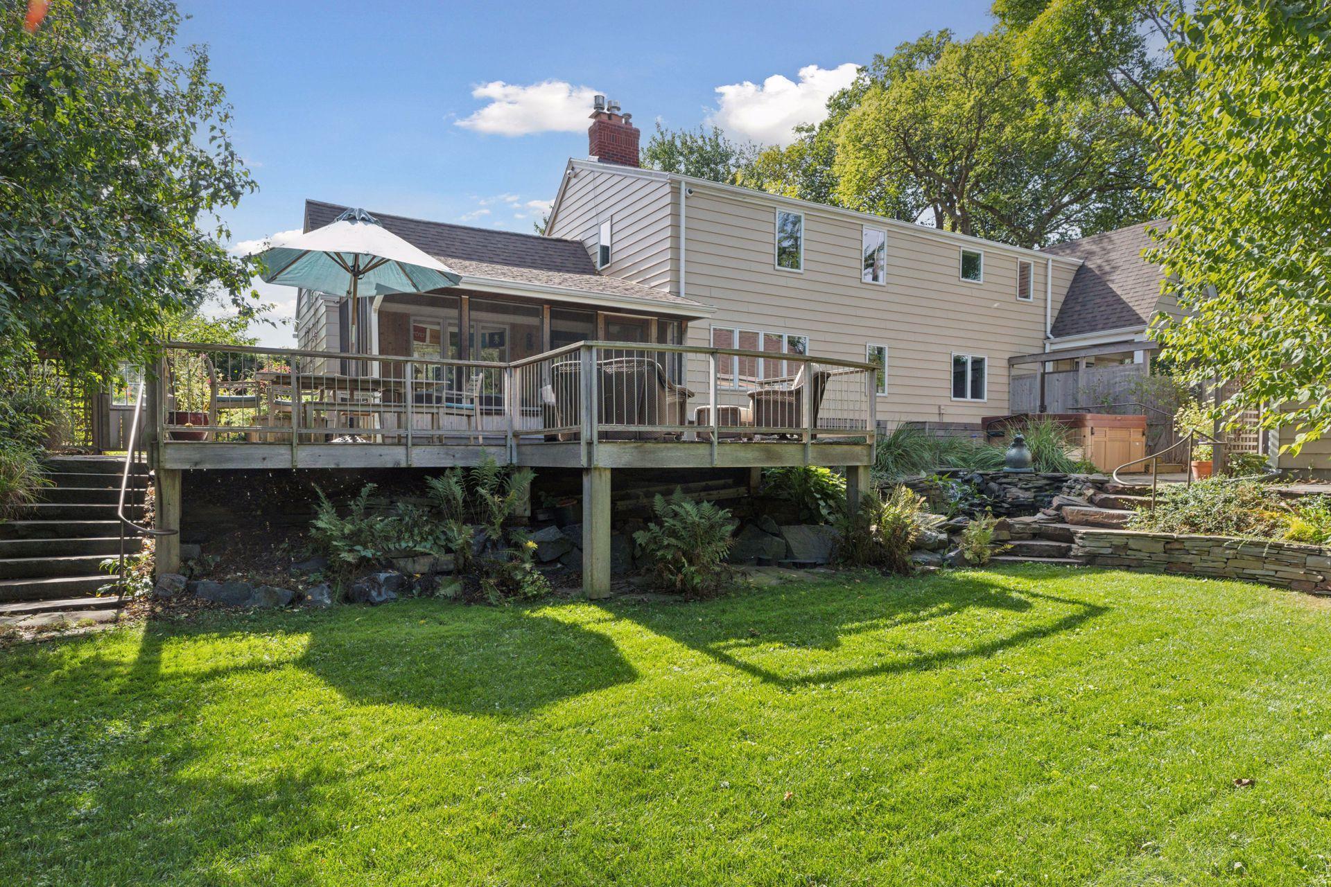 1215 Eleanor Avenue