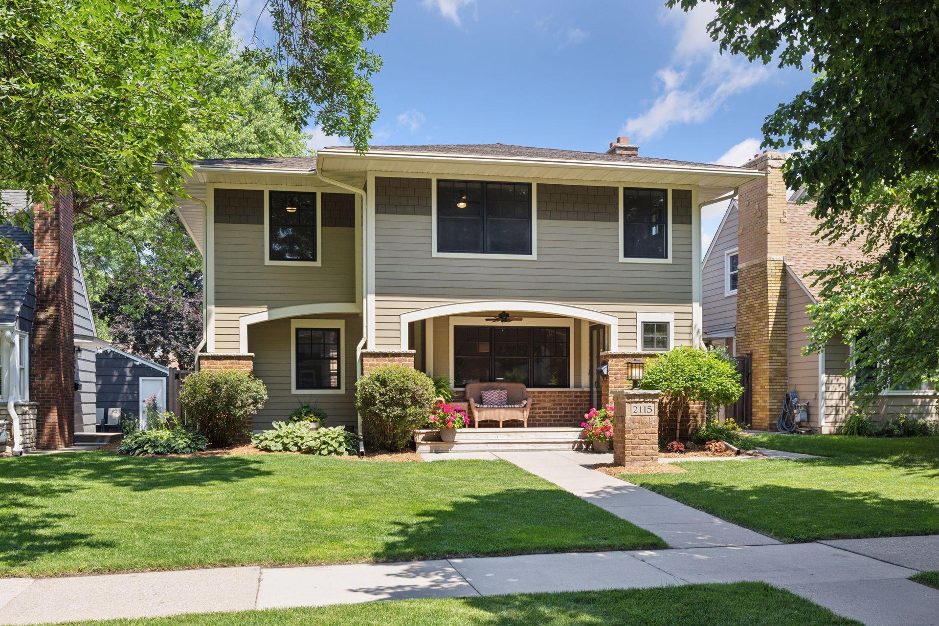 2115 Hartford Avenue