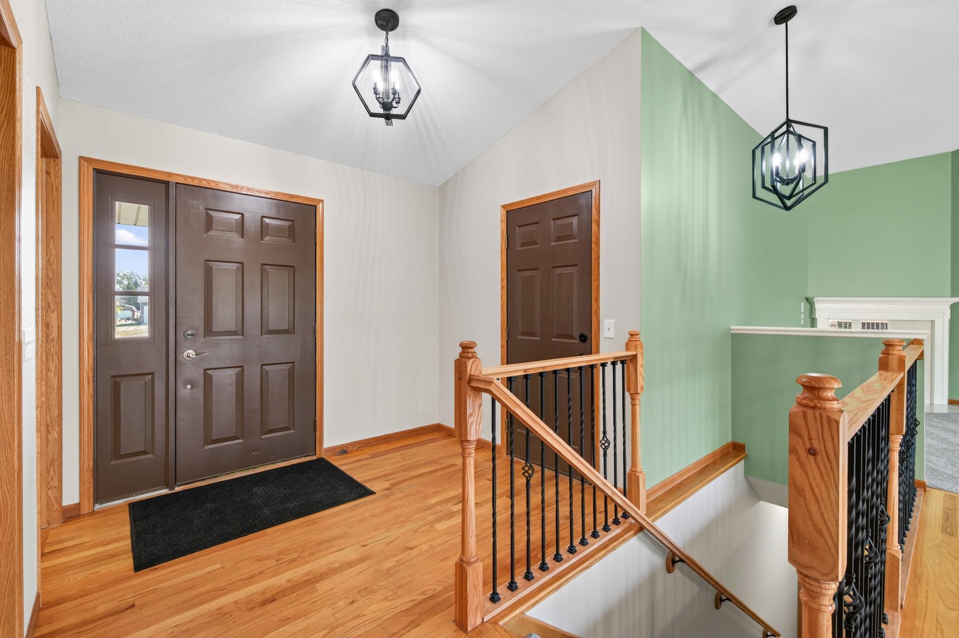21340 Van Buren Street NE - Photo 2
