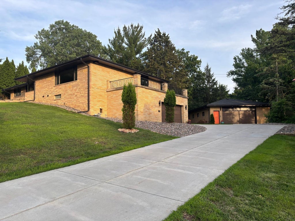 Photo of 1472 Bridgeview Avenue, Eagan, MN 55121 (MLS # 7119488)